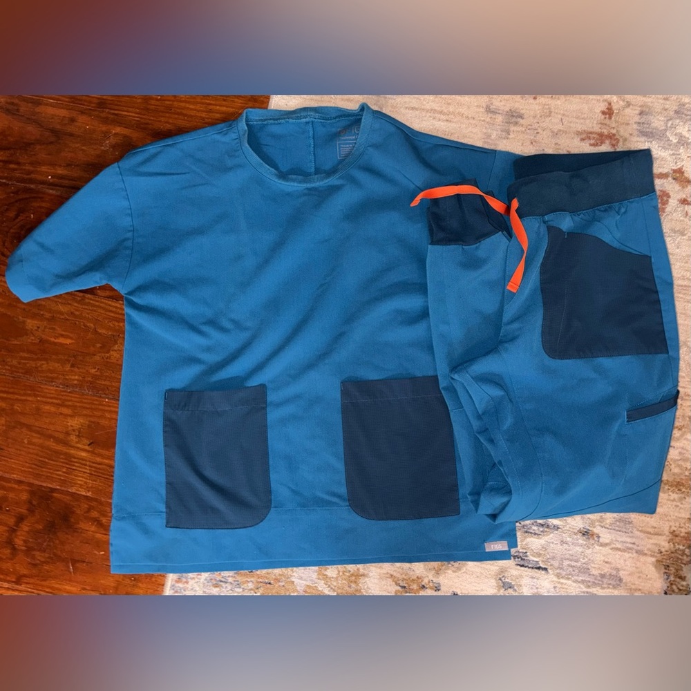 Figs Alps Blue Scrub Set